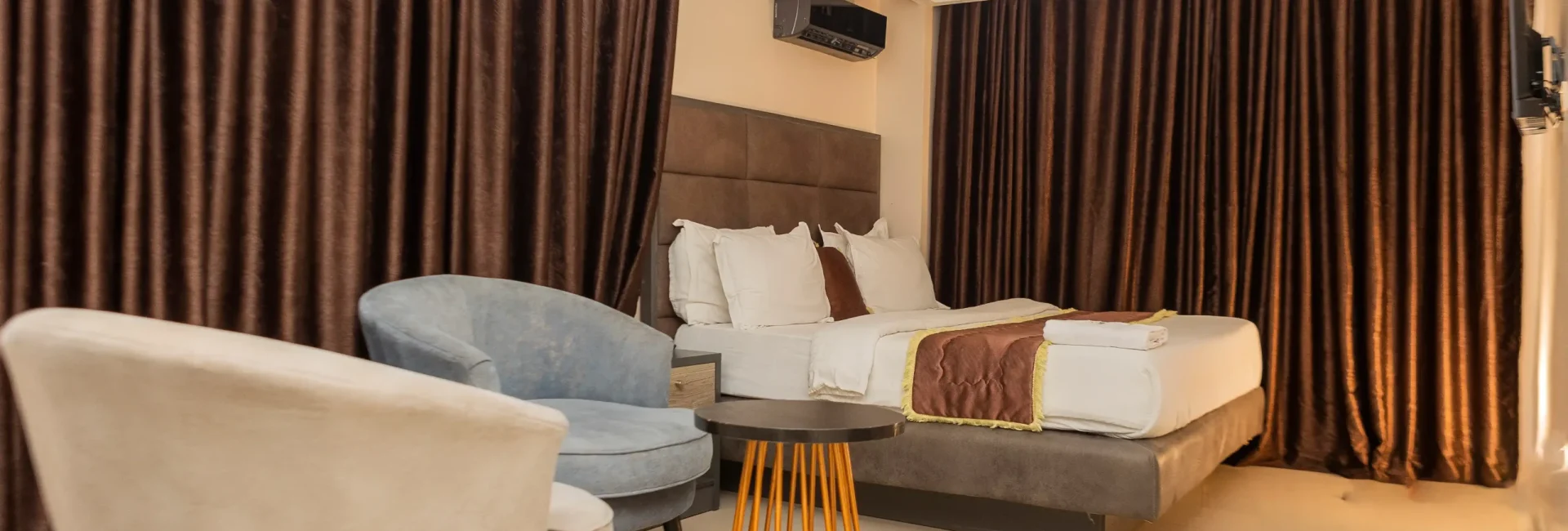 Deluxe Room  2